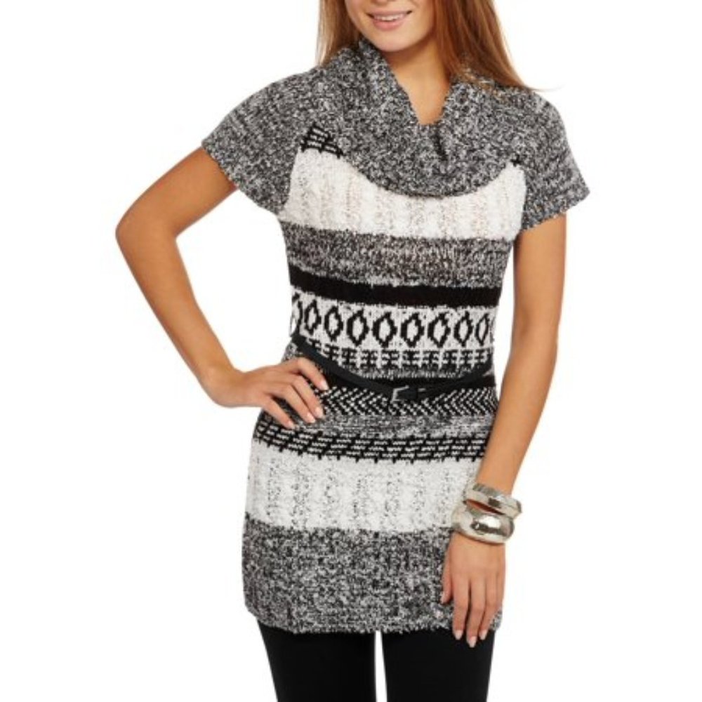 Cowlneck tunic size Junior’s XL